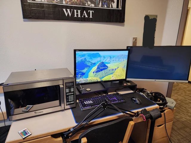 overflow_kaizen's tweet image. always have microwave inside your room
