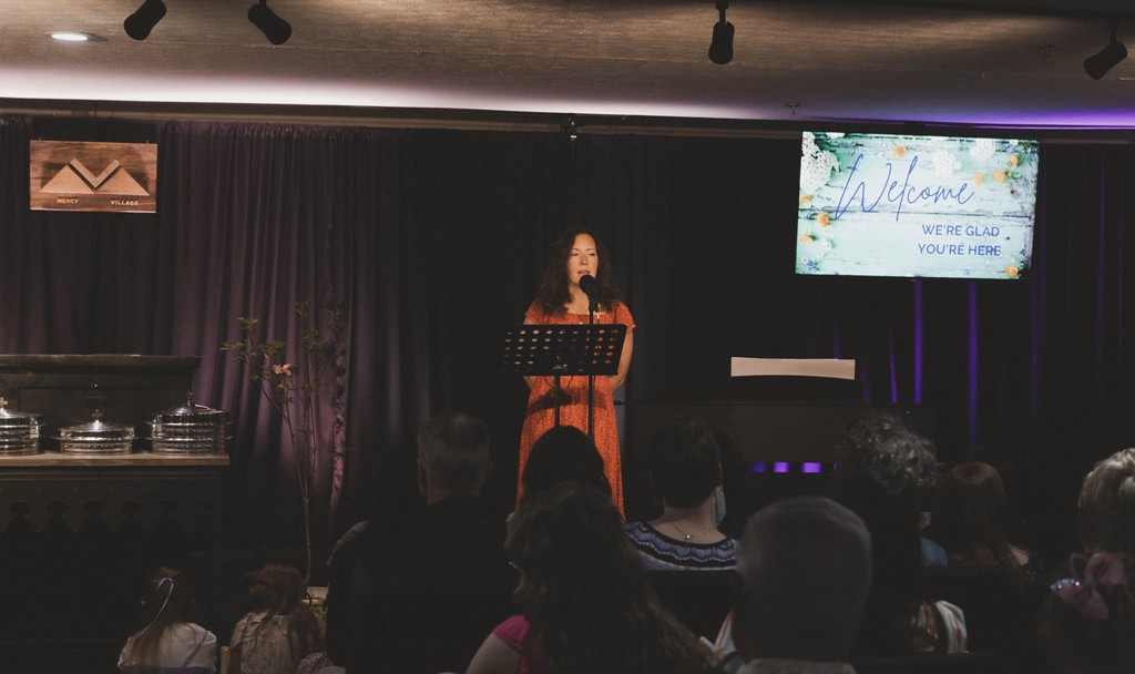 Mercy_Village's tweet photo. As Jesus rises from the dead:
The broken experience hope as they cling to His feet.
The frightened-faithful find courage as He stands in their midst.
The faint-hearted catch fire when Jesus breaks bread as He lingers.
The doubters know faith as they touch His nail scarred hands. https://t.co/IZqM4yEf3c