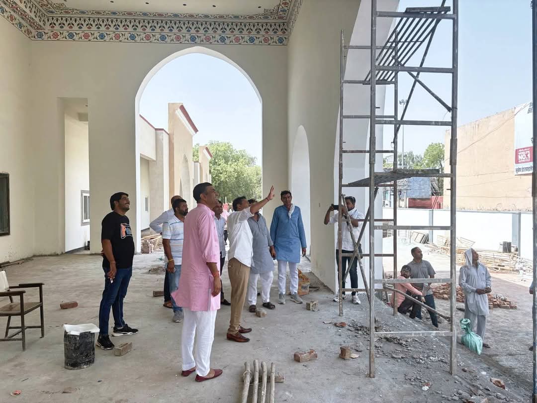 आज सादुलपुर रेलवे स्टेशन पर पुनर्निर्माण कार्य का निरीक्षण किया। 

 निरीक्षण के दौरान कुछ अनियमितता और सुझाव मिलें हैं, जिन पर प्राथमिकता के साथ काम करने का प्रयास करेंगे।

#MeraChuruLoksabhaParivar 
<a href="/RailMinIndia/">Ministry of Railways</a> <a href="/drmbikaner/">drm bikaner</a>