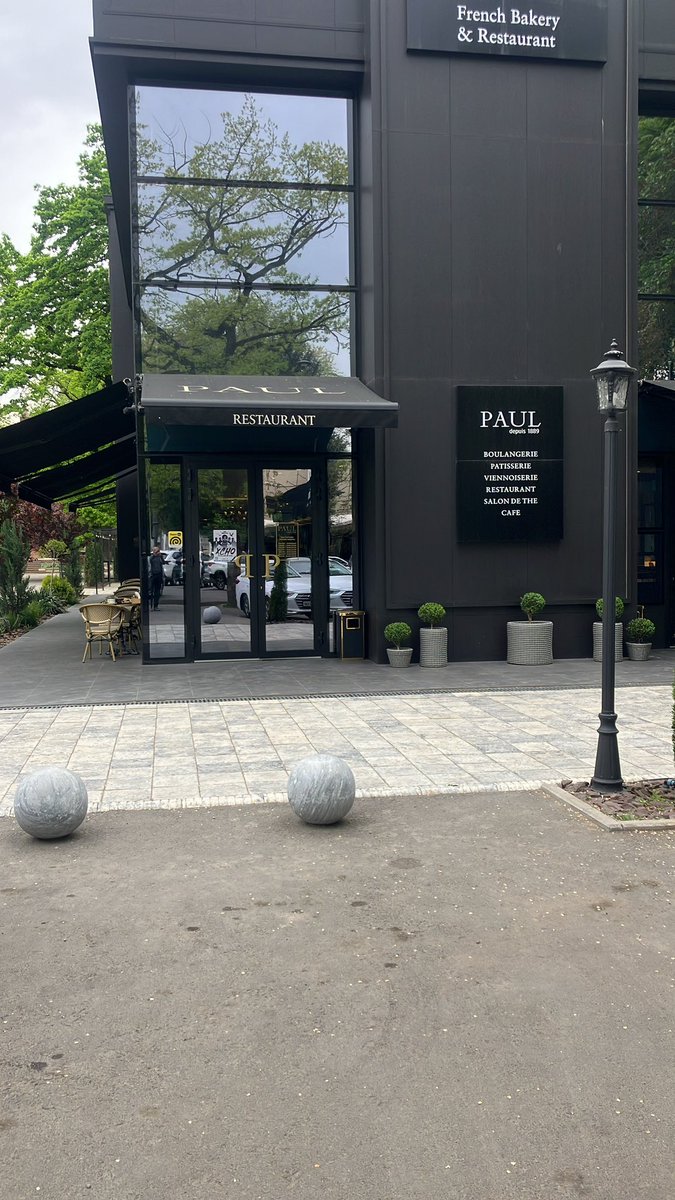 Il est partout! (Bishkek, Kirghizstan)