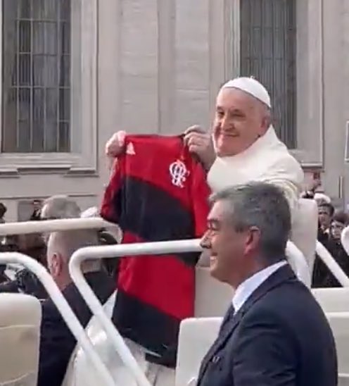 outofcontextCRF's tweet image. Descanse em paz, Papa Francisco!