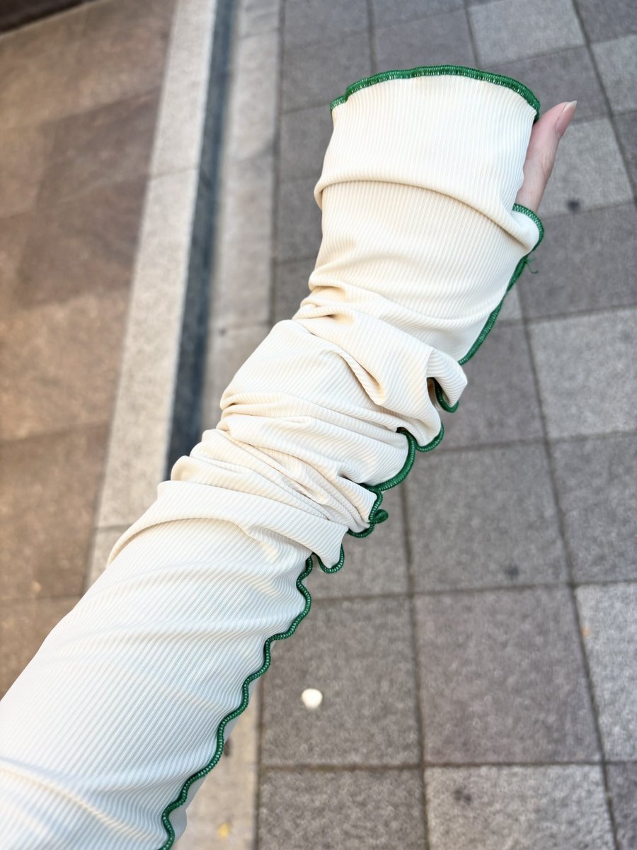 piyopiyobiyou's tweet photo. 紫外線対策にアームカバー感ないの探してる人これ良かったよWpc.の（傘メーカー）。

これつけて2時間歩いてみたけど汗かいても腕さらさらひんやり。UPF50+あるから絶対焼きたくない時も安心

長さあるからｸｼｭｸｼｭしてつけてもかわいい https://t.co/LDVT0bO07s