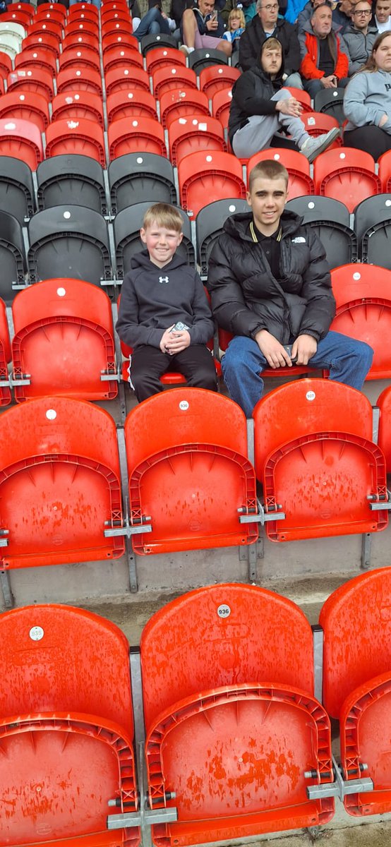 TorquespeedYFC's tweet image. When one of our U11 Leopards makes his Dad do the trip to @drfc_official to see his beloved @ColU_Official 🤩

Enjoy the game Jack.
🧡🖤🧡
