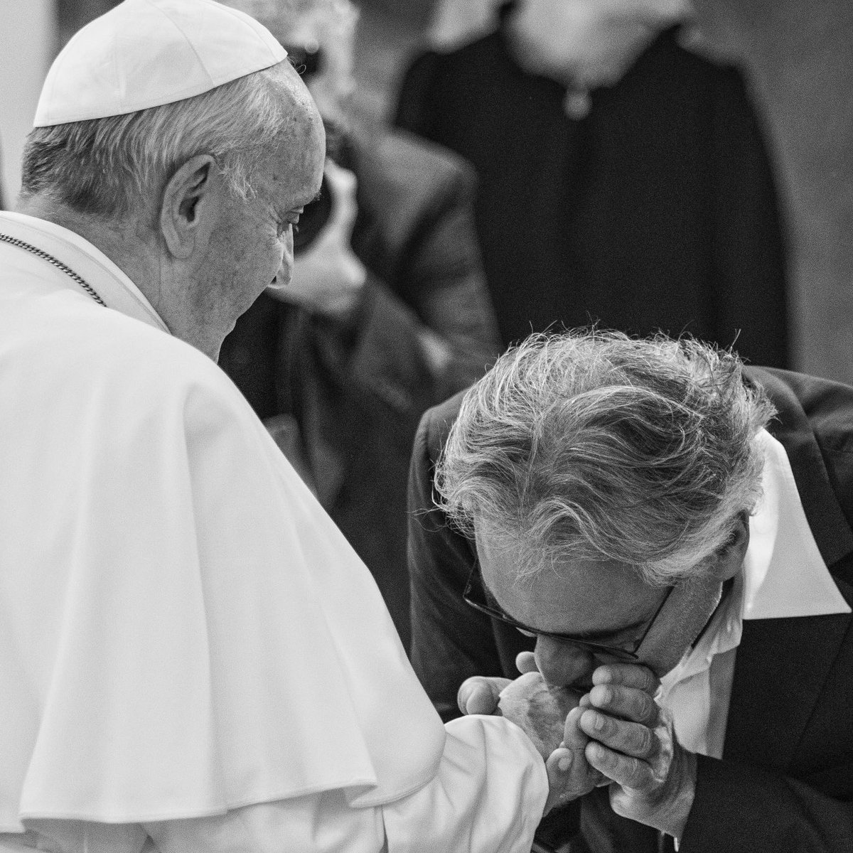Andrea Bocelli (@andreabocelli) on Twitter photo Deeply moved, we join the universal condolences for the passing of our beloved Pope Francis. What we feel for him is the deepest gratitude. His words, actions, and smile (ambassadors of our Heavenly Father's loving care) wrote history.
Andrea and Veronica Bocelli
#PopeFrancis Deeply moved, we join the universal condolences for the passing of our beloved Pope Francis. What we feel for him is the deepest gratitude. His words, actions, and smile (ambassadors of our Heavenly Father's loving care) wrote history.
Andrea and Veronica Bocelli
#PopeFrancis