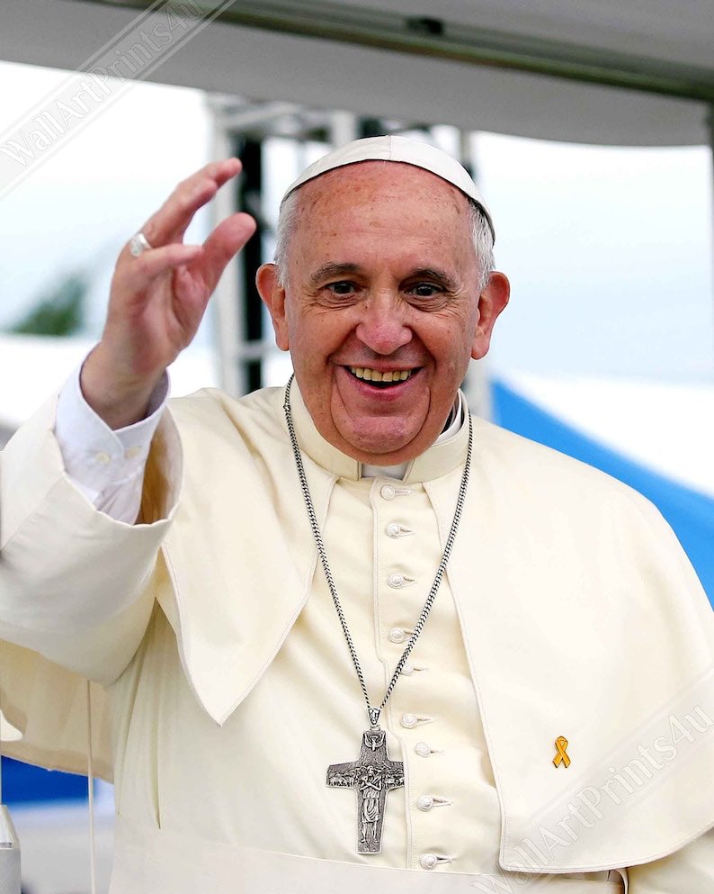 Ci uniamo al dolore per la scomparsa del Santo Padre, che con il suo impegno ha lasciato un segno profondo nel cuore del popolo del Kosovo! 🕊️