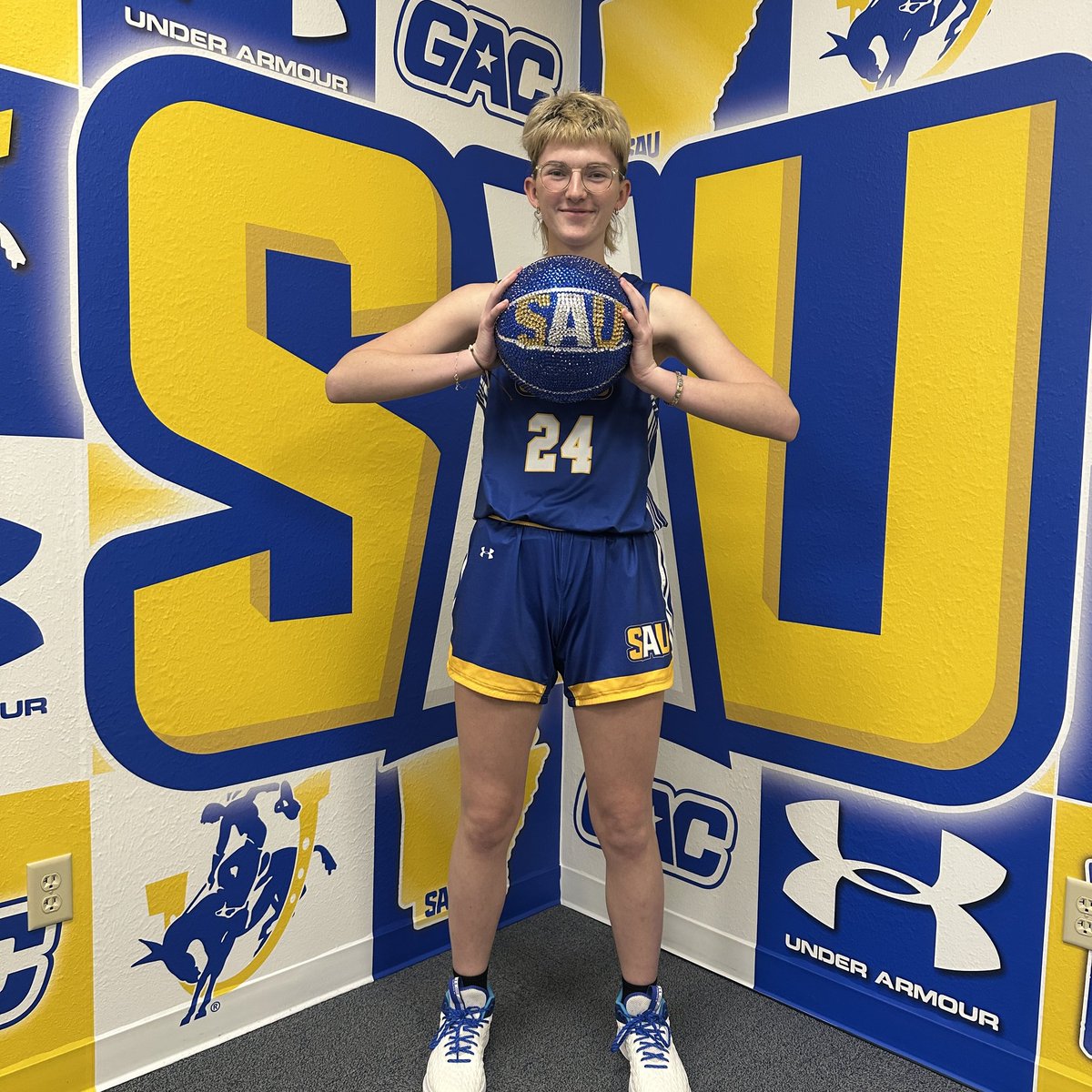 Ainsley Hall (@ainsleyj2007) on Twitter photo Excited to announce my commitment to <a href="/SAU_WBB/">Southern Arkansas University WBB</a>, thank you <a href="/CoachDM15/">Darrick Matthews</a> for believing in me and my potential to play at the next level. I am grateful for all the love, support, and encouragement from my parents, coaches, and teammates throughout my basketball journey. #LetsRide Excited to announce my commitment to <a href="/SAU_WBB/">Southern Arkansas University WBB</a>, thank you <a href="/CoachDM15/">Darrick Matthews</a> for believing in me and my potential to play at the next level. I am grateful for all the love, support, and encouragement from my parents, coaches, and teammates throughout my basketball journey. #LetsRide