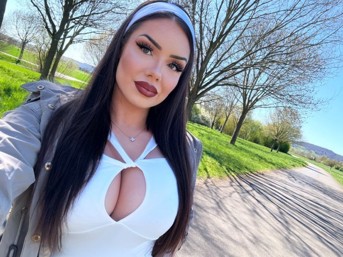 _crypto_baibie's tweet photo. GOOD MORNING FUTURE MILLIONAIRES ☀️ 

I WISH EVERYONE A HAPPY EASTER! 🐰🌸🌷🐣 https://t.co/4cwo1WNmIO
