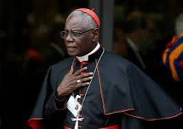 “El islamismo es un fanatismo monstruoso que debe combatirse con fuerza y determinación. No detendrá su guerra. Los africanos lo sabemos demasiado bien. Los bárbaros son enemigos de la paz".