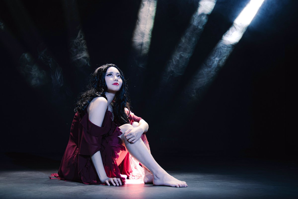 𝐉𝐞𝐤𝐲𝐥𝐥 𝐚𝐧𝐝 𝐇𝐲𝐝𝐞 : 루시 해리스

✒️새로운 삶을 살도록 해요. 
당신을 잊을 수는 없을 거예요.

p.b. <a href="/ChungC_Cos__/">청청</a>