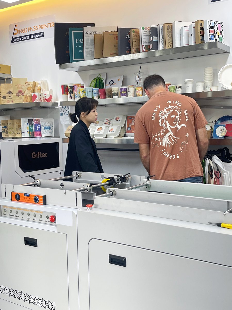 Giftec279058's tweet image. Welcome users from Israel to visit Giftec factory to learn about our packaging printers!🥳

#singlepassprinter #packagingprinter #onepassprinter #paperbagprinter #papercupprinter #digitalprinter #logoprinter #digitalprintingmachine