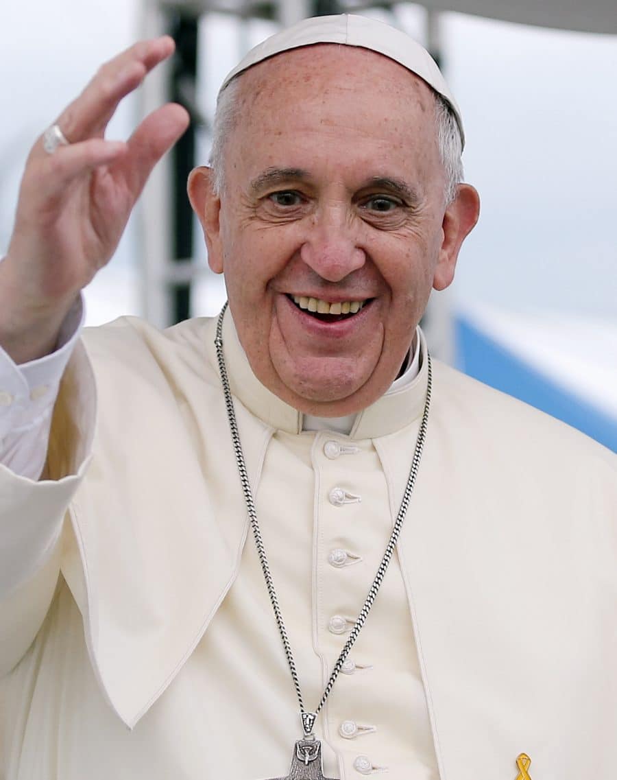 rolymoretto's tweet photo. Profundo pesar por la muerte del Papa Francisco, el primer Pontífice no europeo y que provenía de los "confines del mundo", en la noche del 13 de marzo de 2013

Jorge Bergoglio ha dejado un legado que aún no somos capaces de medir y como argentinos, tampoco valorar en su magnitud https://t.co/B3uI6ueJiD