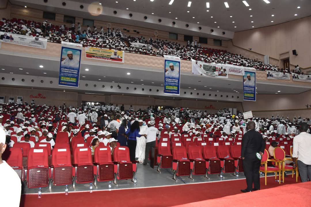 Les enseignants de Conakry réaffirment leur soutien au CNRD ! Mobilisés et reconnaissants, ils saluent les efforts en faveur du système éducatif et appellent à la consolidation des acquis pour un avenir meilleur, sous le leadership du Ministre #JeanPaulCedy

<a href="/Presidence_gn/">Présidence de la Guinée</a>