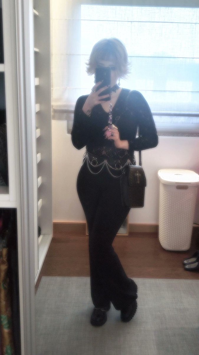 frutism0's tweet photo. I'll also use this account to post my outfits, what do yall think,is it a slay? Ik it is
(Don't mind the shitty ahh quality)

#outf #outfitoftheday #outfit #fashion https://t.co/9EBKt1by3q