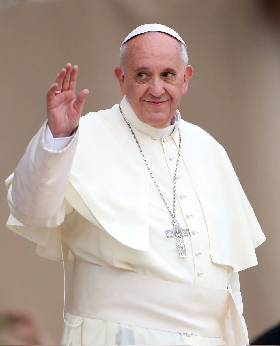 #Internacional  Hoy ha muerto el papa Francisco.

A los 88 años de edad, el Pontífice falleció a las 7.35 de este lunes, según informó el cardenal Farrell, camarlengo del Vaticano.