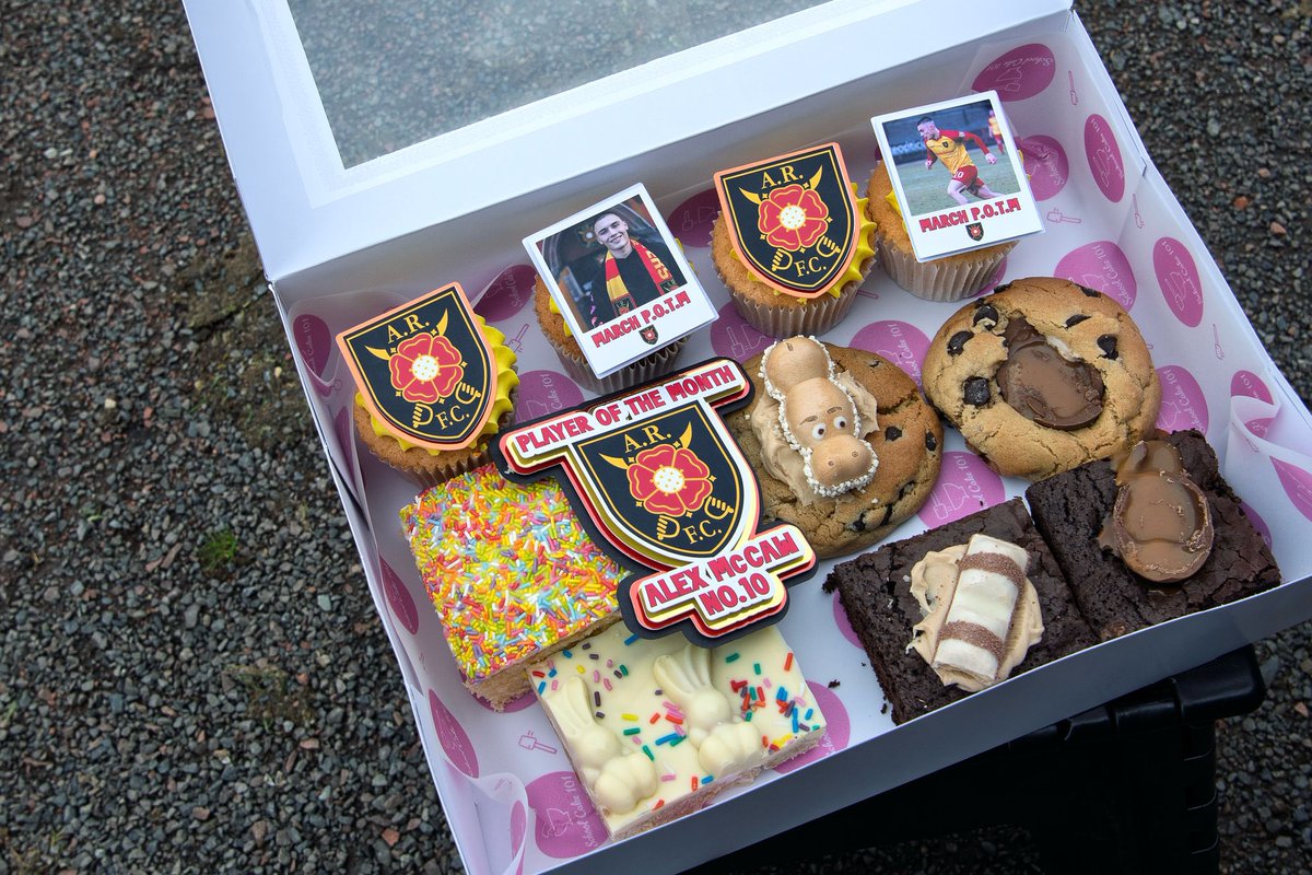 albionrovers's tweet photo. 🏆 SCHOOLCAKE101 POTM 🏆

We were delighted to welcome Abigail Gillooly from our short sponsor and Player of the Month award sponsor, SchoolCake101, to the Reigart Stadium ahead of Saturday’s season-ending @parksmotorgroup @OfficialSLFL clash against @CelticFCB.

Abigail was on hand to present Alex McCaw (@alexmccaw11) with his SchoolCake101 Player of the Month award for March !

A big thanks to Gavin Ross (@GavinRossPhoto) for the brilliant photos, and congratulations, Alex, from everyone at the club!

#ARFCOKAY🇲🇰 | #CoatbridgeSince1882 | #ThePrideOfCoatbridge