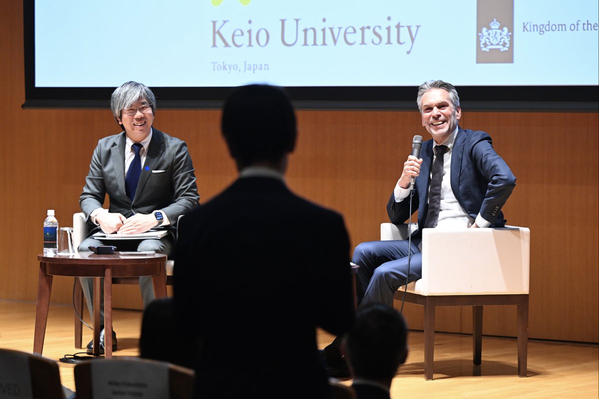 NLinJapan's tweet image. Prime Minister Schoof gave a public lecture at Keio University entitled “The Netherlands and Japan: the future of a historical partnership in times of global upheaval”. Thanks to Keio University and all students who attended the lecture and took part in a lively Q&amp;amp;A session!