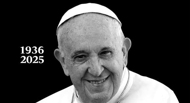 FelipeHerreraLR's tweet photo. #fhlr 
Reporta el Vaticano, el lamentable fallecimiento del Papa Francisco a los 88 años de edad.

'El santo padre ha regresado a la casa de Dios' 

Jorge Mario Bergoglio, inicio su pontificado en 2013.
Dios lo tenga en su gloria

#PapaFrancesco #PapaFrancisco https://t.co/tLVVUJk2cR