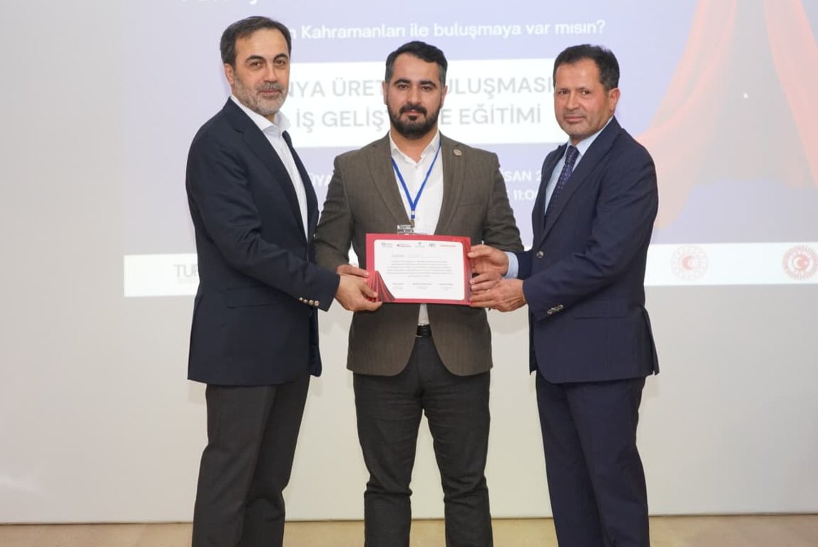 TuresDernegi's tweet photo. Konya'da @guvenilirurun Platformu tarafından düzenlenen üretici buluşmalarına TÜRES'i temsilen Yönetim Kurulu üyemiz @ulkerosm ve Genel Sekreterimiz @ridvantursak da katıldı. Yerel üreticiyi hedef pazar ile buluşturan Güvenilir Ürün Platformu Başkanı @CelalToprak1 ve Genel Sekreteri @AttepeElif'yi tebrik ederiz.