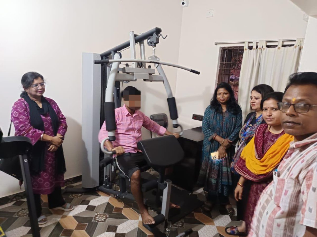 Director and Additional Secretary, SSEPD Dept., visited Disha Centre, Sambalpur to review facilities and interact with staff &amp; beneficiaries. <a href="/CMO_Odisha/">CMO Odisha</a> <a href="/NityanandaBJP/">Nityananda Gond</a> <a href="/niyati_pattnaik/">NIYATI PATTNAIK</a> #DISHA #Sambalpur #DrugDeaddiction #SayNoToDrugs