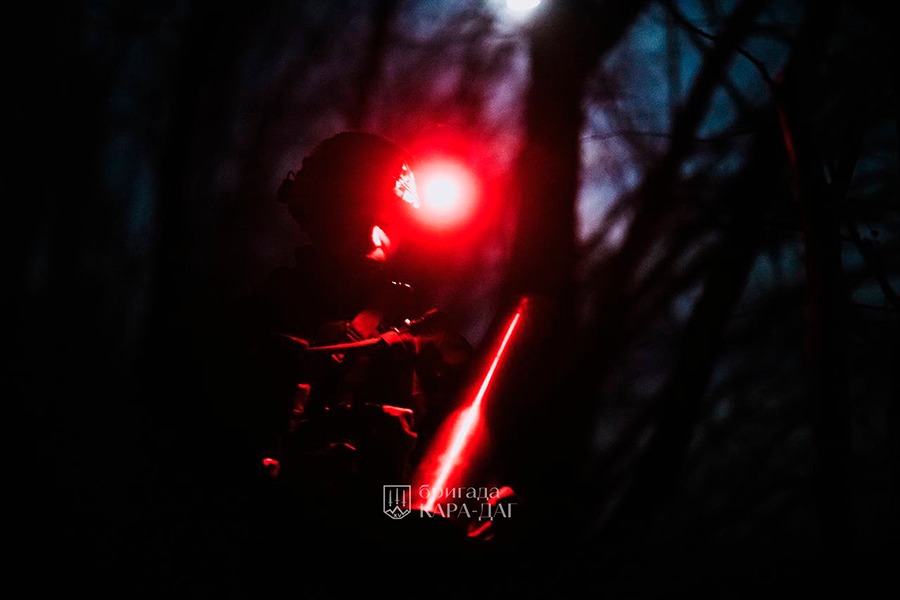 In the dark of night, when everything around falls silent, 🇺🇦 artillerymen continue to carry out their combat duty.

📷:  Kara-Dag Brigade
