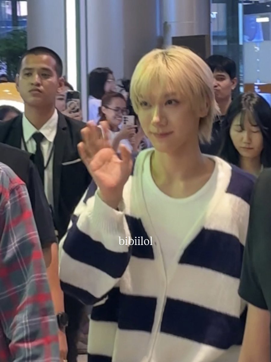 น่ารักมากๆๆๆ เหมือนแมว #ShopeexTENFansign #ShopeexTEN_STUNNER