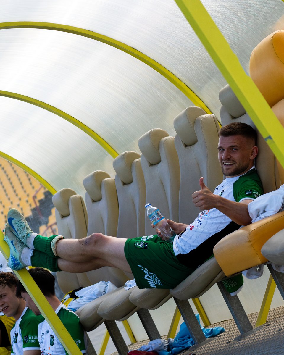 Kiedy ktoś pyta, czy chcesz jeszcze kawałek serniczka, mimo że ledwo się ruszasz... 🍰

Mamy nadzieję, że dobrze odpoczęliście w te święta, bo już jutro wracamy do gry! ⚽💪