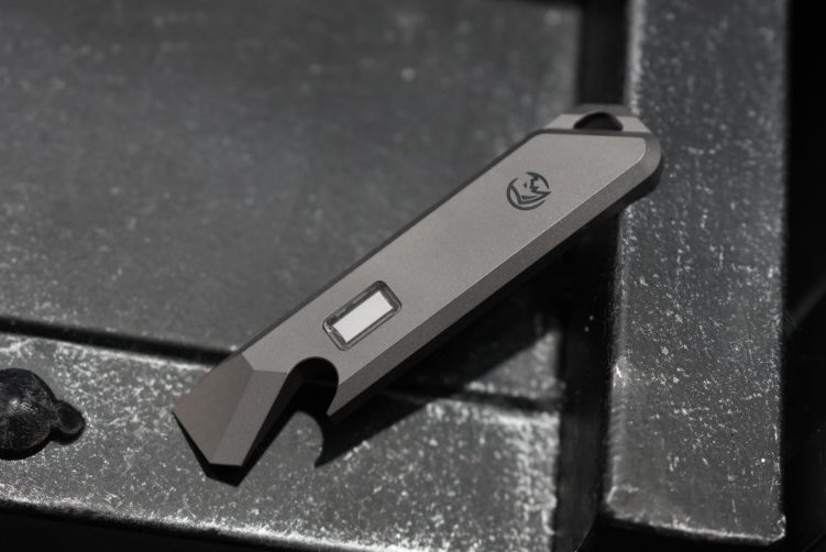 jkarmy_int's tweet image. Glow Rhino 🦏 
Titanium pry bar 
With tritium insert 🤩

Nice EDC Gear for this Easter 🐣 

#glowrhino #prybar