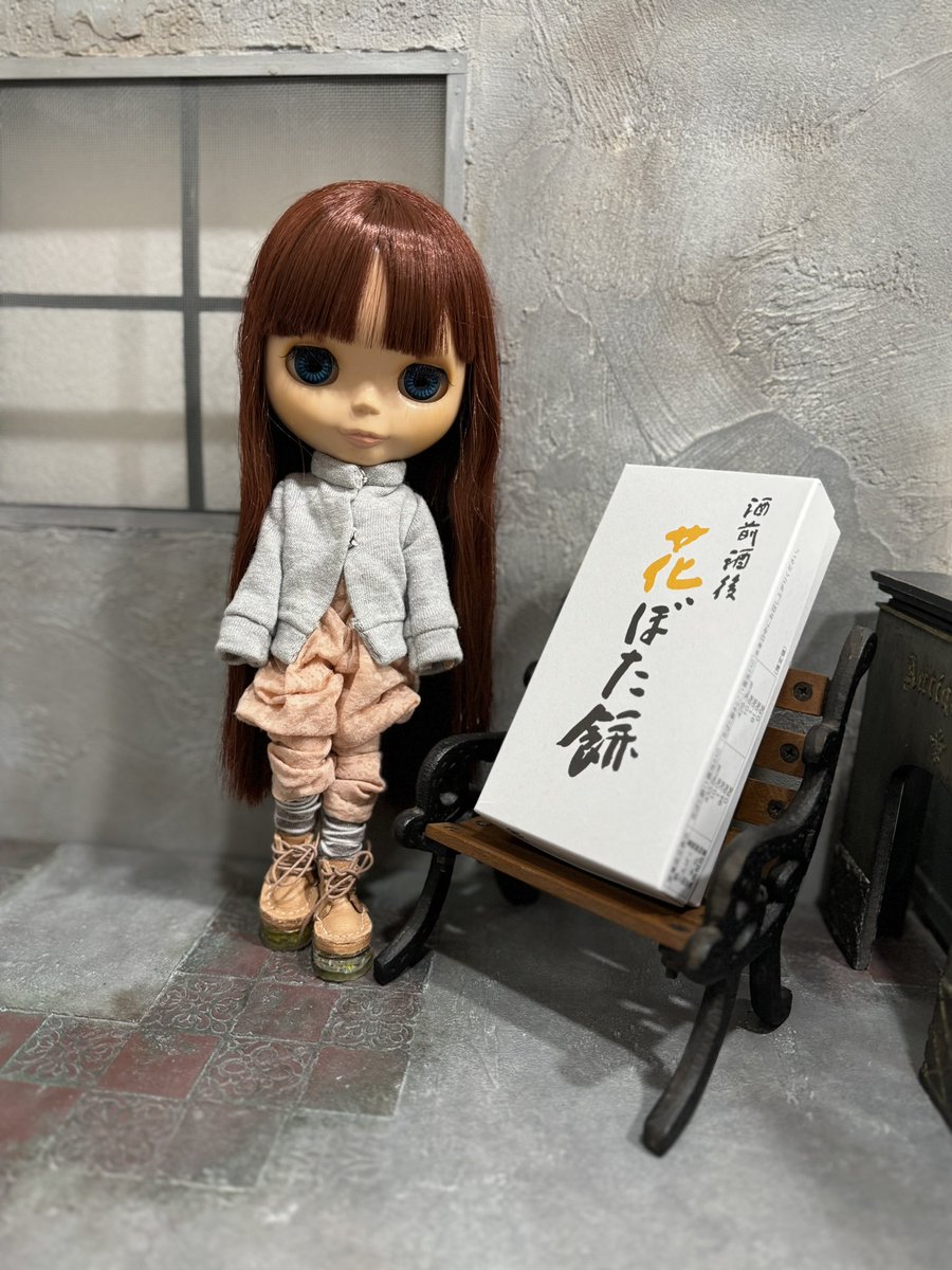 #深夜のおやつドール一本勝負

喜八州のぼた餅
つぶあんときなこさんボリュームがすごいので1食1個で大満足
焼きだんごコゲコゲも食べてきた〜

#ソールの中の世界
#ブライス   #ピュアニーモ #チェリー     #blyth  #Pureneemo #cherry
#ハンドメイド #スウィミー #球体関節人形 #myoudoll