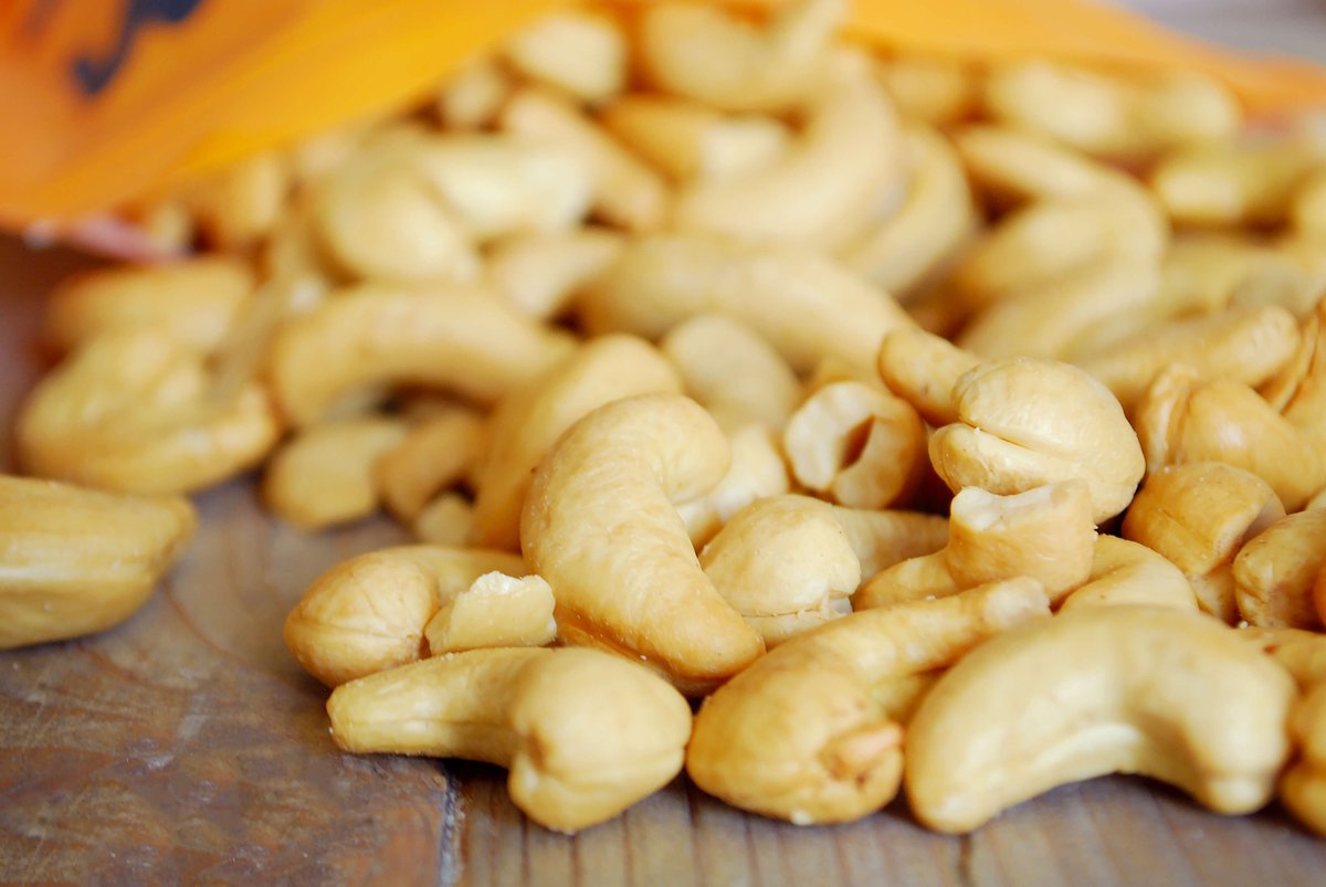Burkina Faso Bans Cashew Nut Exports Until Further Notice

Burkina Faso, one of the largest cashew nuts producers in West Africa, has banned the export of raw cashew nuts until further notice, aiming to fuel its local processing industry, create jobs, and keep more value within
