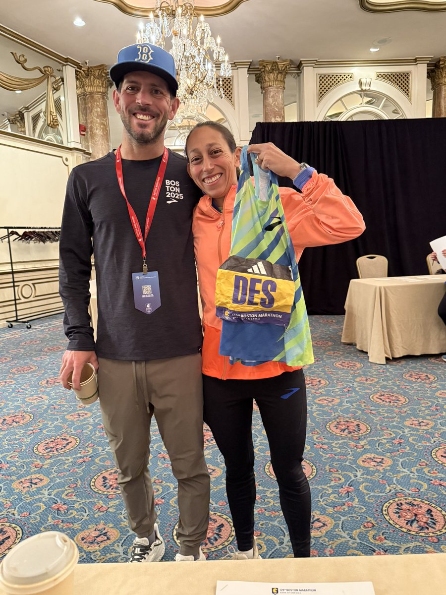 Boston Marathon Pro (@boston26_2_pro) on Twitter photo Where everyone will always know your name…DES
<a href="/des_linden/">des_linden</a> <a href="/bostonmarathon/">Boston Marathon</a> #BostonMarathon Where everyone will always know your name…DES
<a href="/des_linden/">des_linden</a> <a href="/bostonmarathon/">Boston Marathon</a> #BostonMarathon
