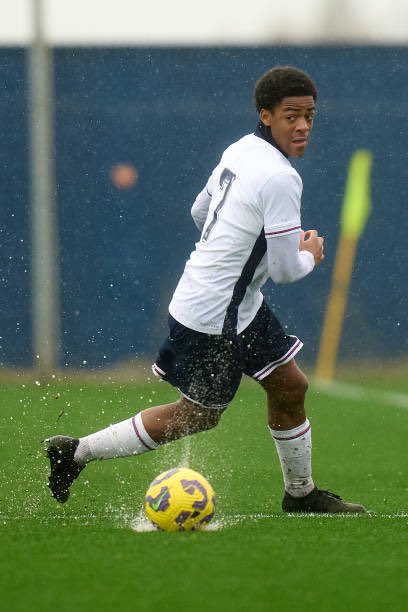 TrentG1919's tweet photo. England U16s defeated Selection Vendee in the 7th-8th Place Qualifying in the Montaigu Tournament. 🏴🦁
Selection Vendee U17 1-3 England U16
England Scorers:
Erik Farkas 20’ ⚽️
Sam Alabi 38’ ⚽️
Ryan Kavuma-McQueen 80’ ⚽️
#LFC #NUFC #CFC #ENGU16 #threelions https://t.co/bWAjv7W1Df