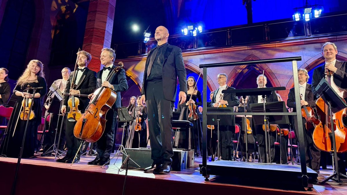Marc Coppey (@marccoppey) on Twitter photo Beautiful memories of two amazing nights at Festival de Pâques de #Colmar: last Friday conducting the <a href="/praguephil/">Prague Philharmonia</a> & <a href="/SayakaShoji/">Sayaka Shoji</a> and, Saturday, with <a href="/EmmanuelCoppey/">Emmanuel Coppey</a> @pragueph <a href="/VillaumeMusic/">Emmanuel Villaume</a>.
🙏 Many thanks to all the team and to the always passionate audience of the Festival. Beautiful memories of two amazing nights at Festival de Pâques de #Colmar: last Friday conducting the <a href="/praguephil/">Prague Philharmonia</a> & <a href="/SayakaShoji/">Sayaka Shoji</a> and, Saturday, with <a href="/EmmanuelCoppey/">Emmanuel Coppey</a> @pragueph <a href="/VillaumeMusic/">Emmanuel Villaume</a>.
🙏 Many thanks to all the team and to the always passionate audience of the Festival.