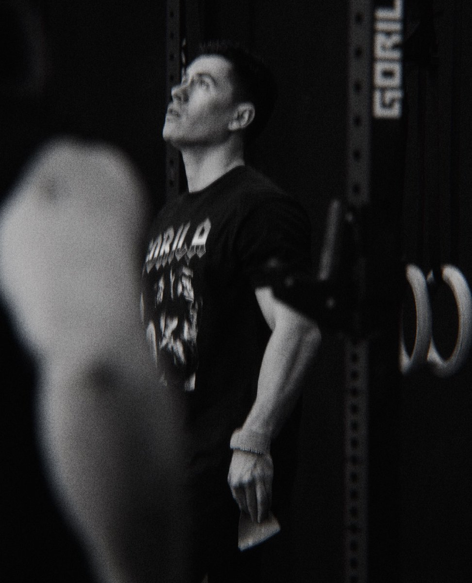If your grip fails — you fail.
-
Si ta poigne lâche, c’est toi qui lâches.