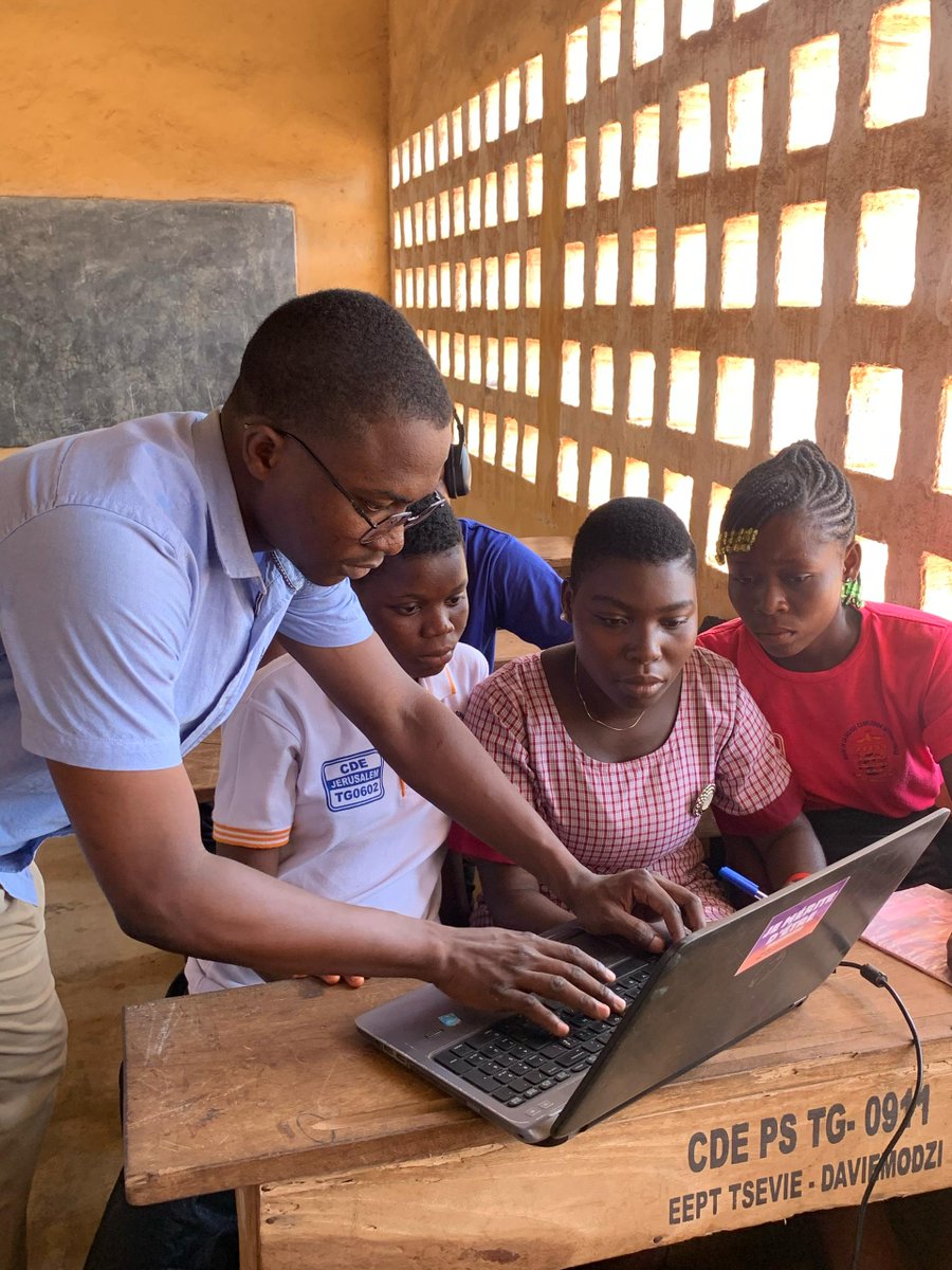 amazing_tgirls's tweet photo. 🎉 Coup d’envoi de la Girls Digital Academy à Tsévié !
Les participantes ont découvert WordPress &amp; Canva pour booster leurs compétences digitales 👩🏾‍💻
#GirlsDigitalAcademy #WomenInSTEM #AmazingGirlsInTech #FormationDigitale https://t.co/uWepoufrAm