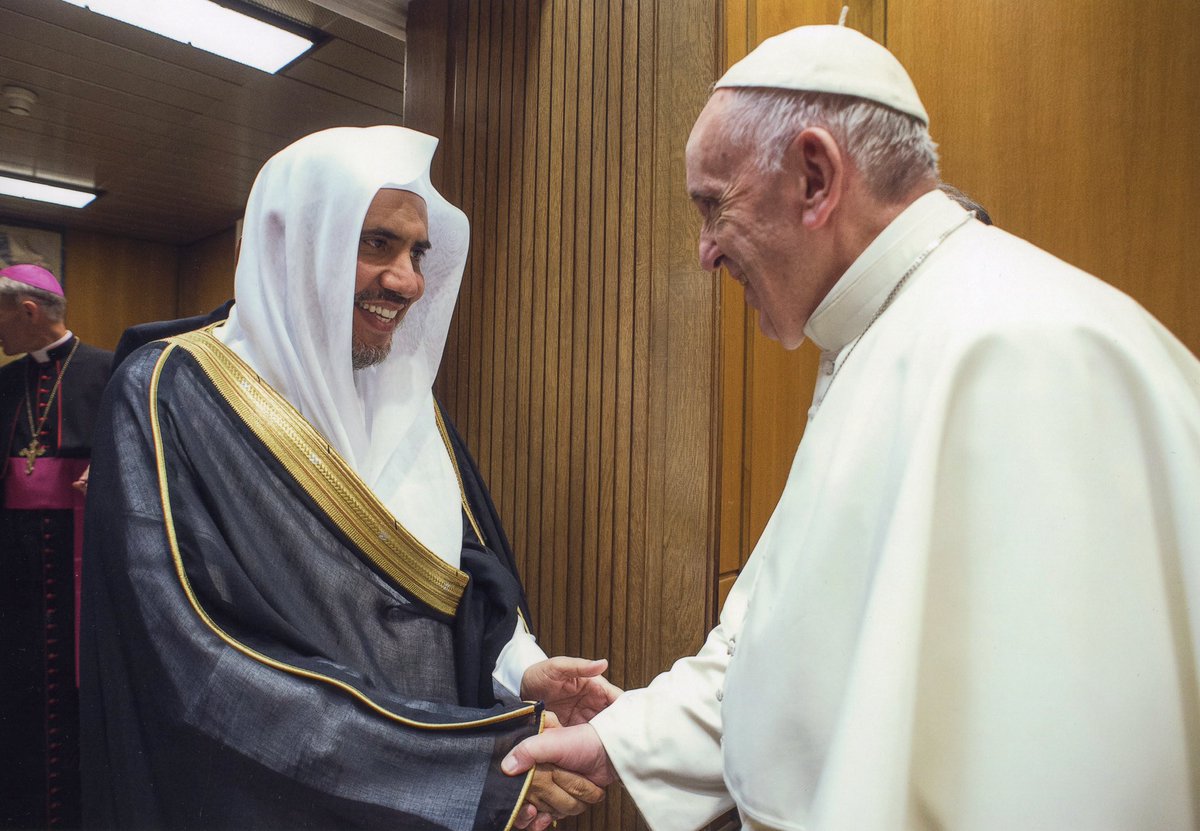 رابطة العالم الإسلامي (@mwlorg) on Twitter photo بعثَ معالي الأمين العام لرابطة العالم الإسلامي، رئيس هيئة علماء المسلمين، فضيلة الشيخ د.#محمد_العيسى <a href="/MhmdAlissa/">Mohammed Al-Issa محمد العيسى</a> رسالةَ تعزيةٍ ومواساةٍ لنيافة الكاردينال بيترو بارولين، رئيس الوزراء وأمين السرّ بدولة الفاتيكان، في وفاة البابا فرانسيس، مثمِّناً فيها صداقتَه، وأثرها الملموس على بعثَ معالي الأمين العام لرابطة العالم الإسلامي، رئيس هيئة علماء المسلمين، فضيلة الشيخ د.#محمد_العيسى <a href="/MhmdAlissa/">Mohammed Al-Issa محمد العيسى</a> رسالةَ تعزيةٍ ومواساةٍ لنيافة الكاردينال بيترو بارولين، رئيس الوزراء وأمين السرّ بدولة الفاتيكان، في وفاة البابا فرانسيس، مثمِّناً فيها صداقتَه، وأثرها الملموس على