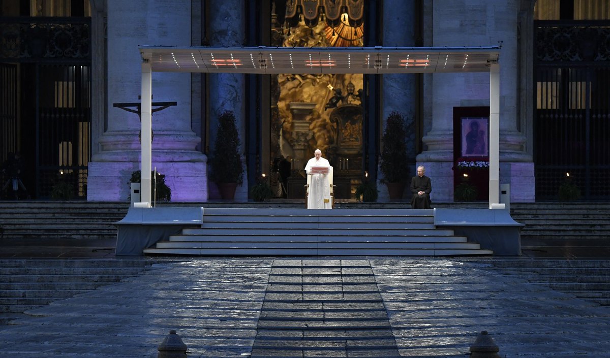 RyanRasins's tweet photo. This is how I will remember the Holy Father. One man standing alone in St Peter's Square praying for a world in crisis. 

Requiem aeternam dona ei, Domine, et lux perpetua luceat ei. https://t.co/vUks6FewiT