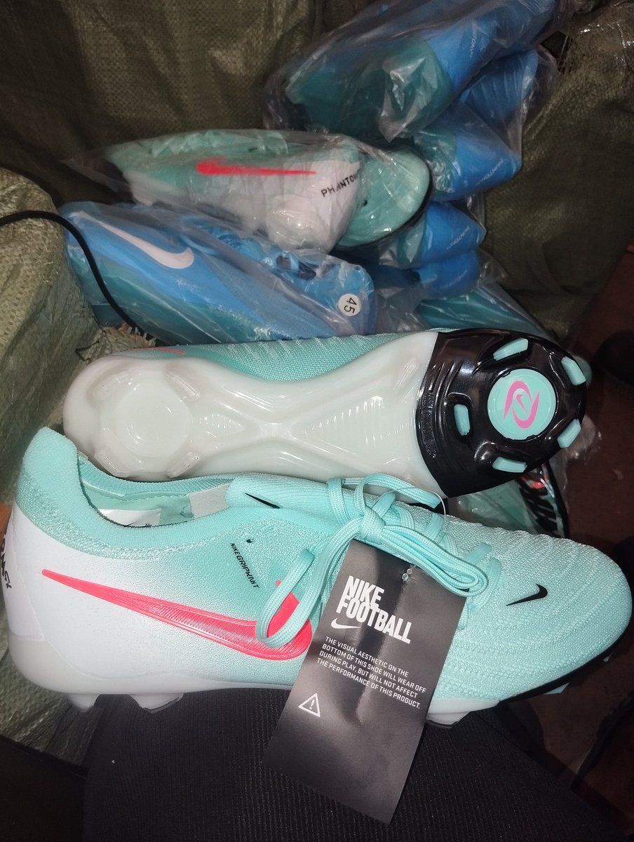 Chrysky's tweet photo. Nike Phantom GX 2 Elite Football Boot
Size 40-45
N42,000
Wholesale &amp; Retail
Nationwide delivery 🚚 
Location: Main Market, Onitsha
Contact: 08113866230, 08118174777

⚠️NO PAYMENT ON DELIVERY⚠️

https://t.co/o9qZkOZYtp

#sports #fyp #trendingvideo #trendingsong #viral_video https://t.co/1yqBvtrbOx
