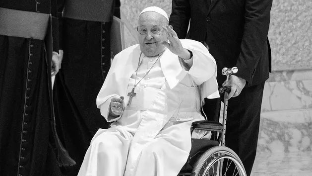 Nie żyje papież Franciszek. Zmarł dzisiaj rano o godzinie 7:35. Jego pontyfikat trwał 12 lat. Miał 88 lat. 
Pokój jego duszy