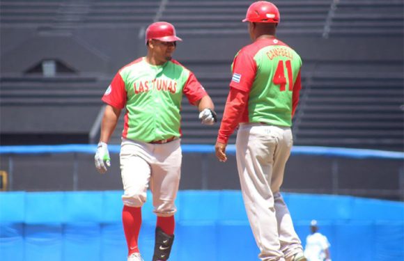 Los Leñadores de Las Tunas volvieron a encender su madero y vencieron 5-3 a Industriales este domingo 20 de abril, acercándose peligrosamente al liderato de la III Liga Élite del Béisbol Cubano. #Cuba