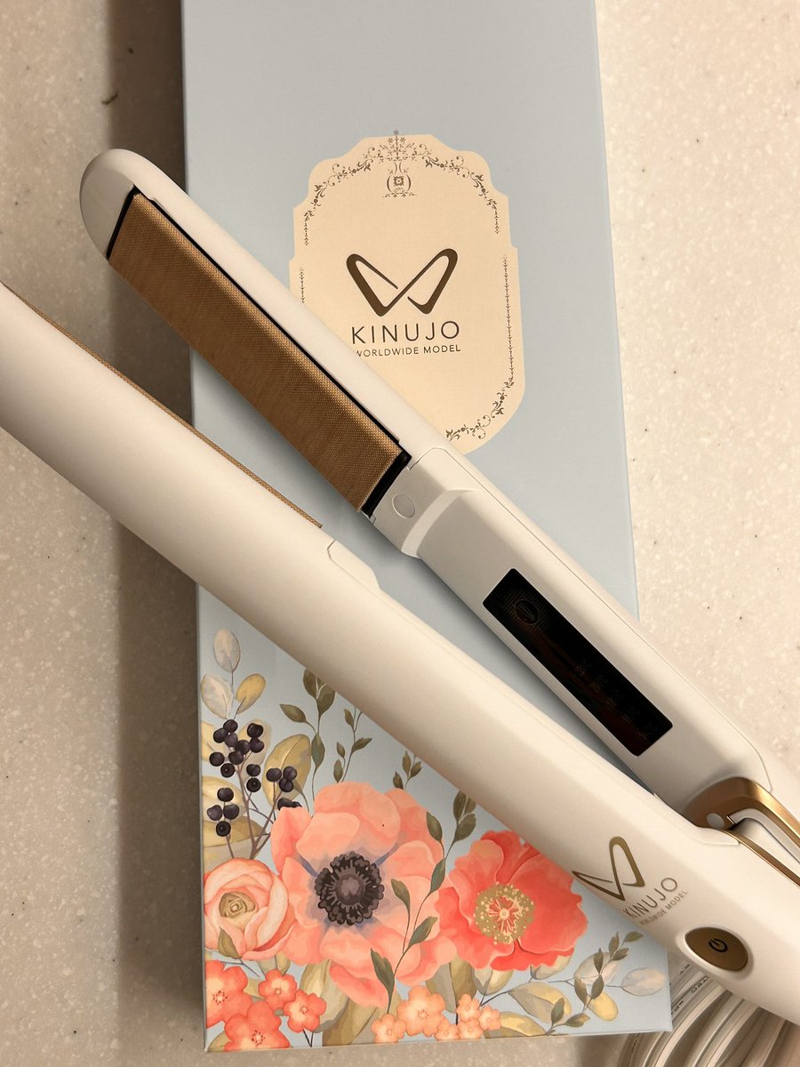 rmrm41c's tweet image. 彼氏に誕生日プレゼント買ってもらった·͜· ❤︎
髪ロングやからサラサラでありたい