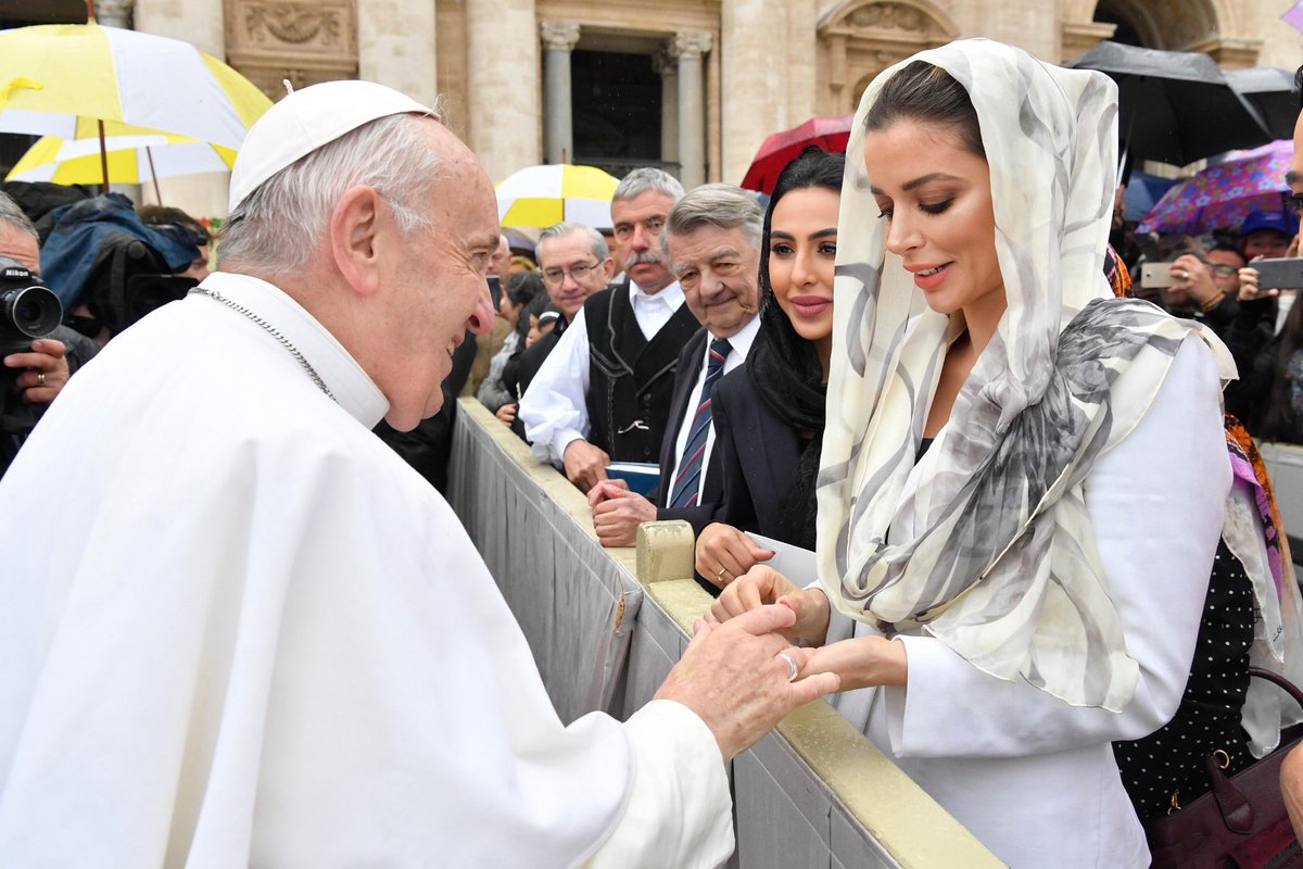 FaniStipkovic's tweet photo. Faith, grace, and a blessing I’ll never forget 🤍
Rest in Peace Pope Francis 🙏👼

“Rivers do not drink their own water; trees do not eat their own fruit. The sun does not shine on itself, and flowers do not spread their fragrance for themselves. Living for others is a rule of nature. We are all born to help each other.”
#PopeFrancis #RIPPopeFrancis