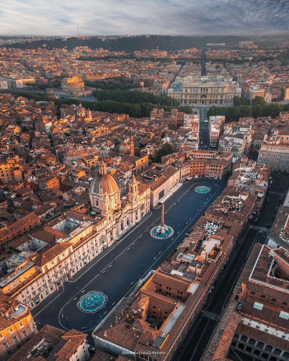 21 aprile 753 A.C.

Anni di storia, arte, cultura e bellezza!
Auguri città eterna, auguri ROMA