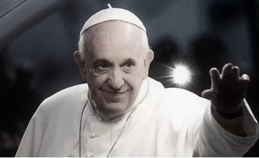 O mundo perde hoje uma de suas maiores vozes de compaixão e simplicidade. Papa Francisco nos ensinou sobre empatia, humildade,  coragem e luta pelos mais vulneráveis. Que sua luz siga brilhando onde mais precisamos. Que descanse em paz!🖤
