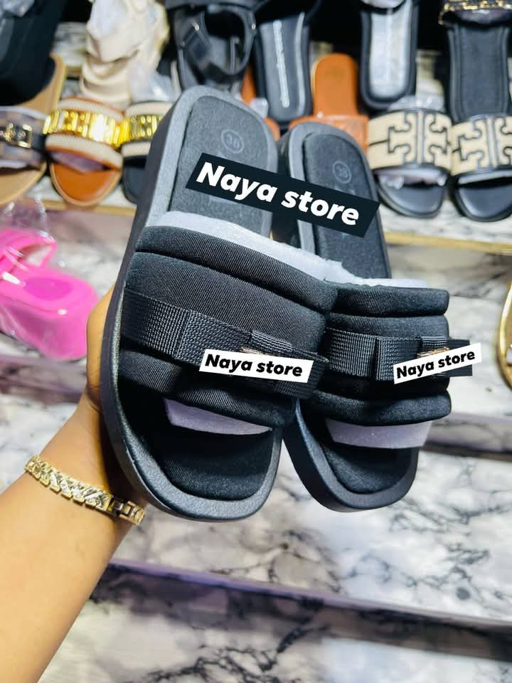 Naya_stores's tweet image. Some footwears are fine, but these ones? They will make you smile every time you wear them.

Available in Size 37-42
Price- 12,500
Location- Anambra state 

#100DVC #100daysconsistencychallenge #nayastore #slippers #slippersforwomen