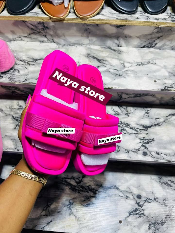 Naya_stores's tweet image. Some footwears are fine, but these ones? They will make you smile every time you wear them.

Available in Size 37-42
Price- 12,500
Location- Anambra state 

#100DVC #100daysconsistencychallenge #nayastore #slippers #slippersforwomen