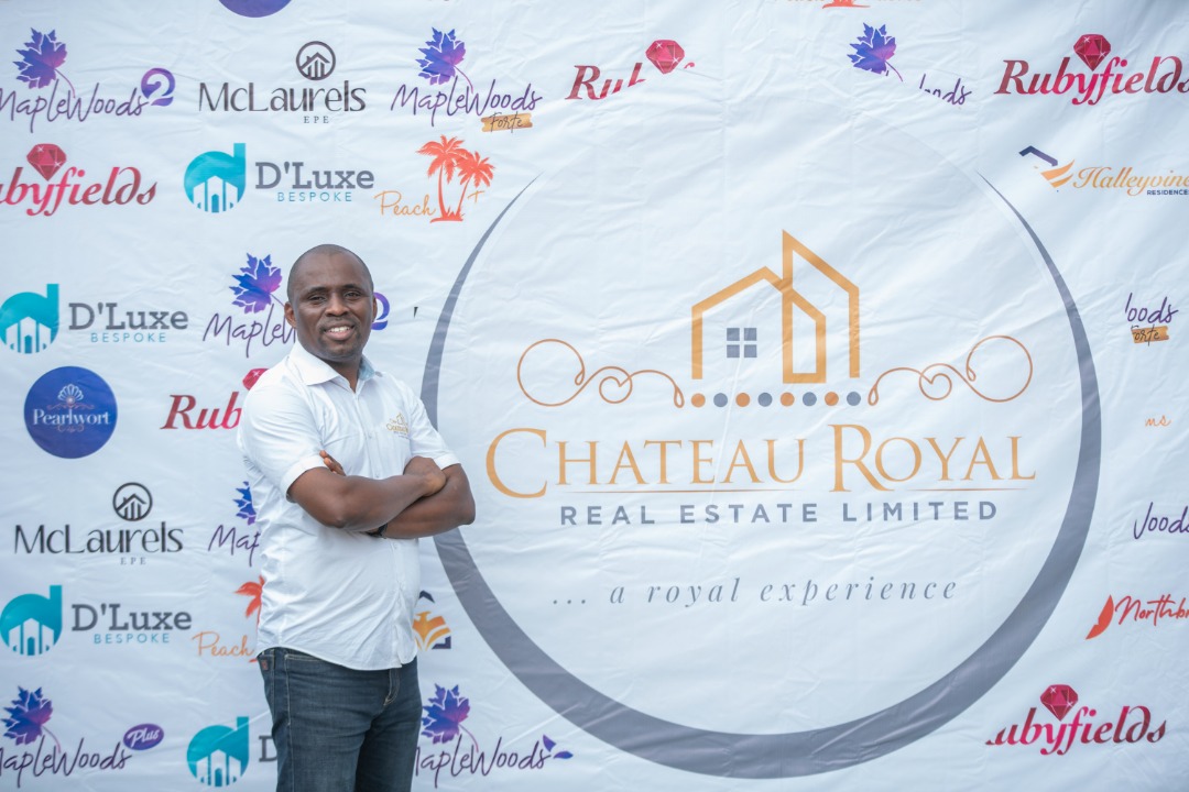 tobiosonuga01's tweet photo. Ur work is going to fill a large part of your life&amp; the only way to be truly satisfied is to do what U believe is great work &amp; the only way to do great work is to love what you do....I love doing real estate investment Development
Keep Soaring🦅📦🌎
Tell me what you love doing 📝 https://t.co/yBsDGyMnPm