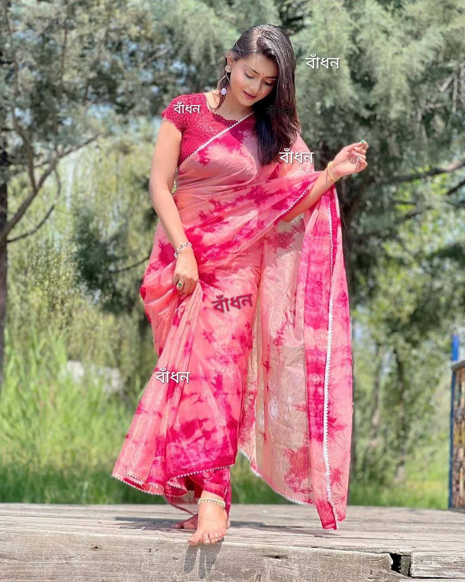 মন মাতান
প্রকৃতি মাঝে
আমি ছুটে যায় 
নদীর পাড়ে সবুজের মাঝে💞

আমার সকল বন্ধুদের কে
         বিকালের শুভেচ্ছা
🍃🍃🌱🌱🍀🌱🌱🍃🍃