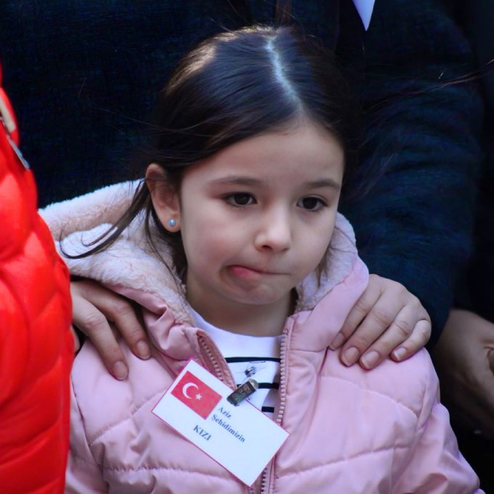 Hadi bu çocukla barış da görelim <a href="/cerenonder_/">Ceren Önder Kandemir</a>