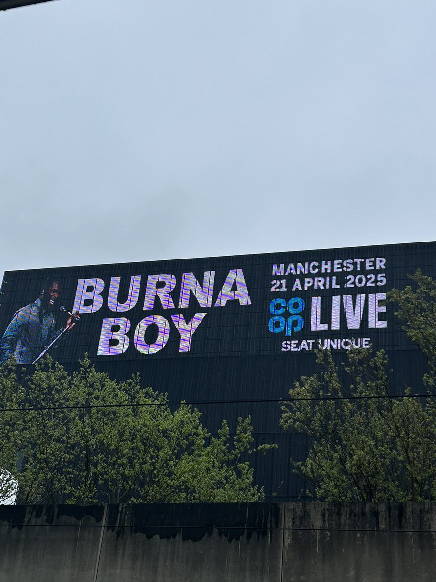 taiye_kk's tweet image. #BurnaboyManchester #weoutside