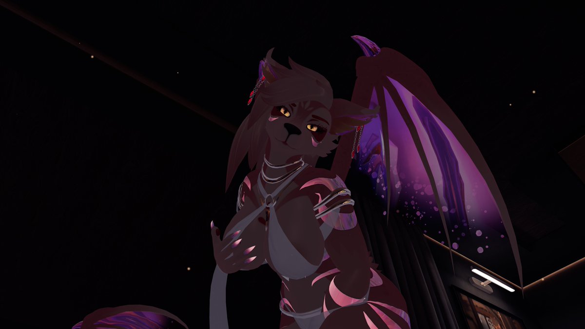 Starsvr82's tweet image. today is a long stream doing first some supermarket together and later phasmo Easter  event. twitch.tv/stars_vr